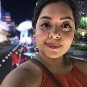 Meet your Posher, Adriana